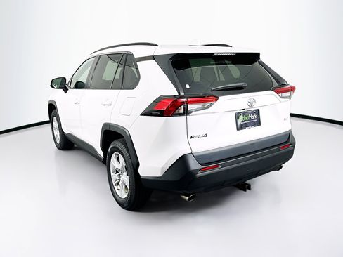 Used 2021 Toyota RAV4 XLE w/ Convenience Package FWD image 5