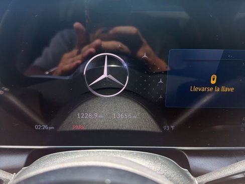 Used 2025 Mercedes-Benz GLC 350e 4MATIC image 4