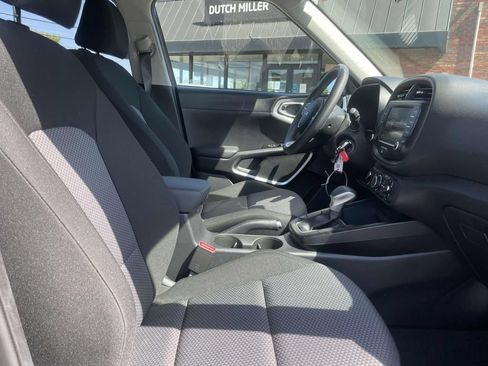 Used 2023 Kia Soul LX FWD image 13