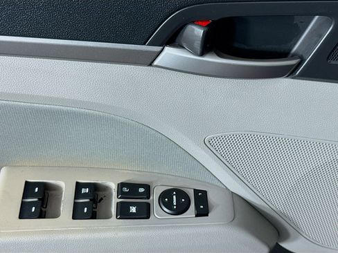 Used 2018 Hyundai Elantra SEL image 39
