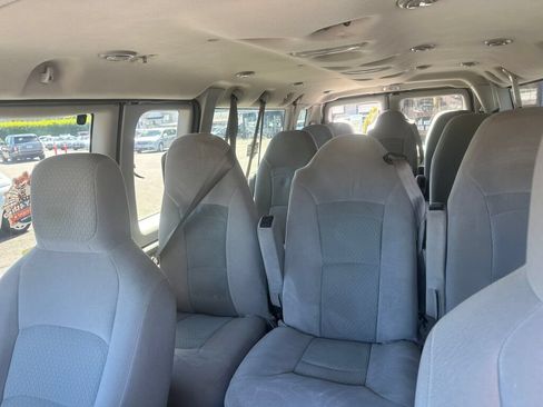 Used 2009 Ford E-350 and Econoline 350 XLT RWD image 10