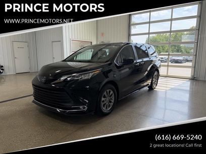 Used 2022 Toyota Sienna XLE