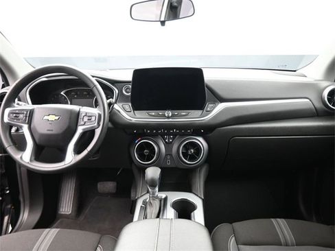 Used 2025 Chevrolet Blazer LT image 24