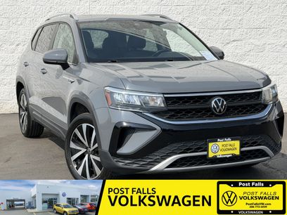 Used 2023 Volkswagen Taos SE w/ Panoramic Sunroof Package