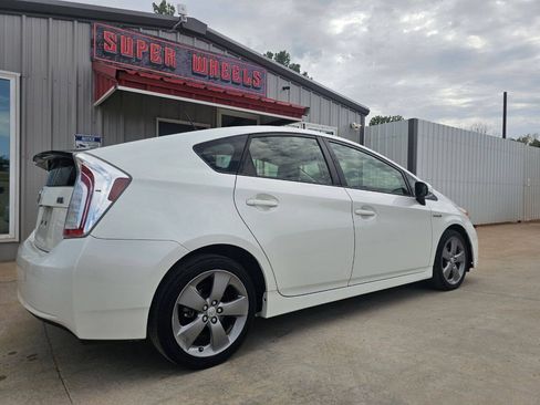 Used 2015 Toyota Prius Persona Series FWD image 7