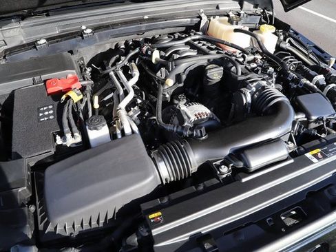 Used 2023 Jeep Gladiator Sport image 36