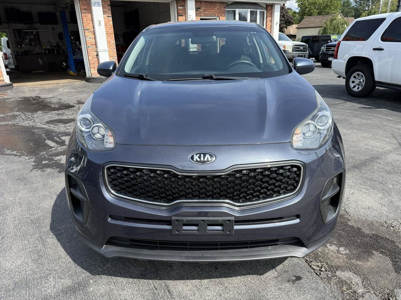 Used 2019 Kia Sportage LX FWD image 2