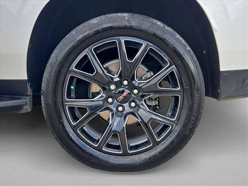 Used 2024 GMC Yukon XL Denali RWD image 22