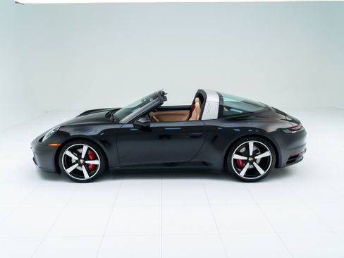 Certified 2024 Porsche 911 Targa 4S image 2