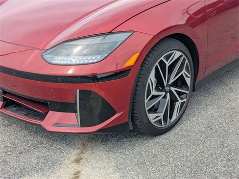 Used 2025 Hyundai Ioniq 6 SEL image 12