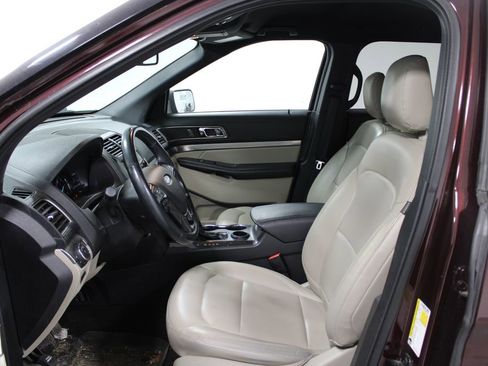 Used 2019 Ford Explorer XLT w/ Equipment Group 202A image 19