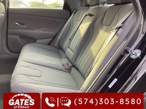 Used 2025 Hyundai Elantra SEL FWD image 13