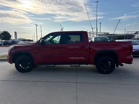 Used 2025 Toyota Tundra SR5 w/ SR5 Premium Package AWD/4WD image 8