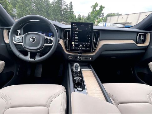 New 2026 Volvo XC60 B5 Plus w/ Climate Package AWD/4WD image 7