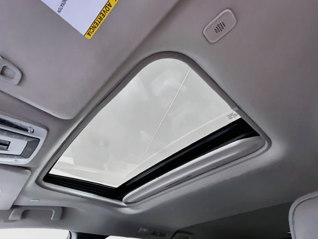 Certified 2026 Toyota Sienna XLE FWD image 19