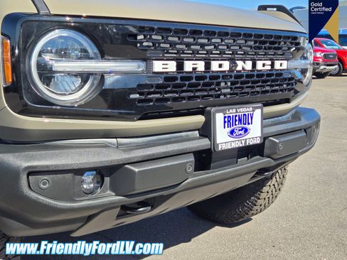 Certified 2025 Ford Bronco Outer Banks w/ Sasquatch Package AWD/4WD image 2