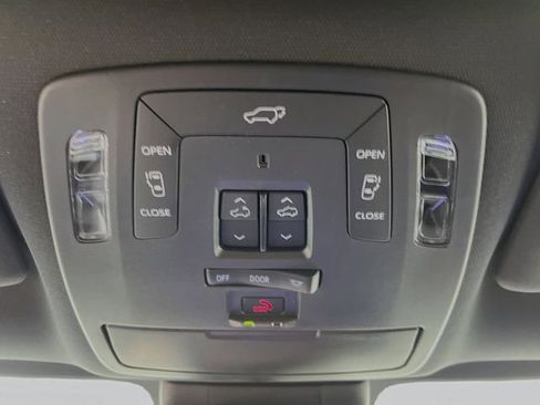 New 2026 Toyota Sienna Limited FWD image 18