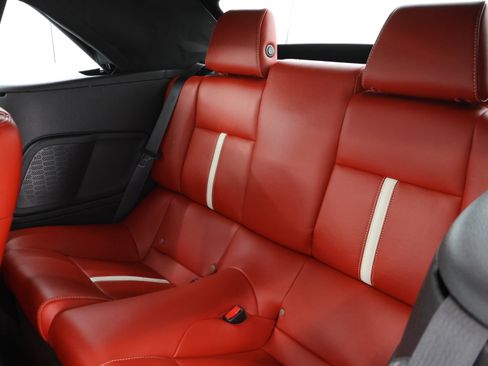 Used 2014 Ford Mustang GT Premium RWD image 9