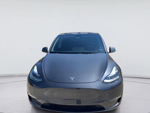 Used 2024 Tesla Model Y Performance AWD/4WD image 2