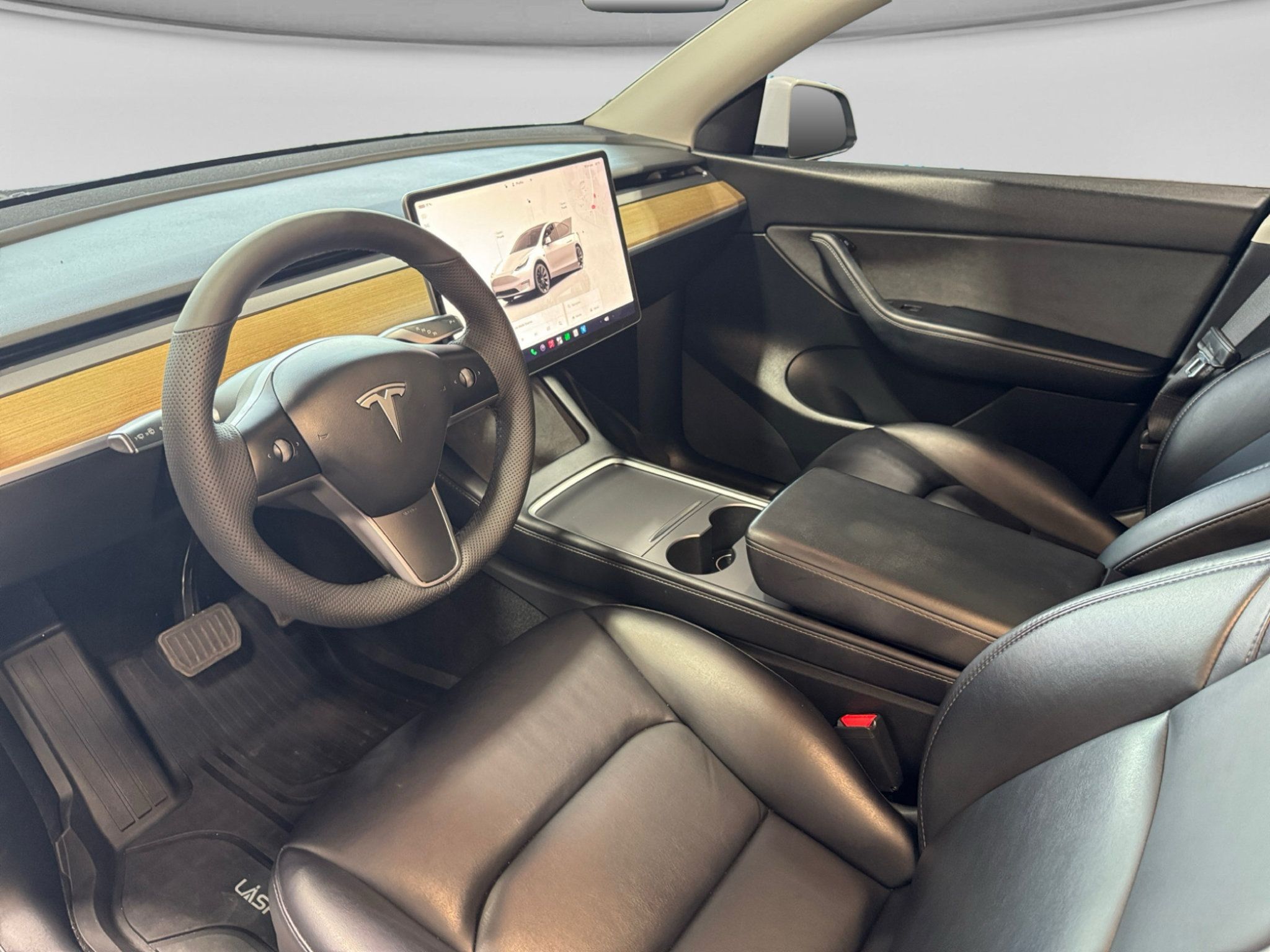Used 2022 Tesla Model Y Long Range AWD/4WD image 18