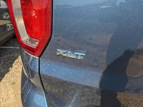 Used 2018 Ford Explorer XLT FWD image 7