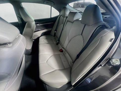 Used 2021 Toyota Camry SE w/ Convenience Package FWD image 27