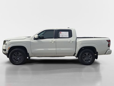Certified 2025 Nissan Frontier SV AWD/4WD image 2