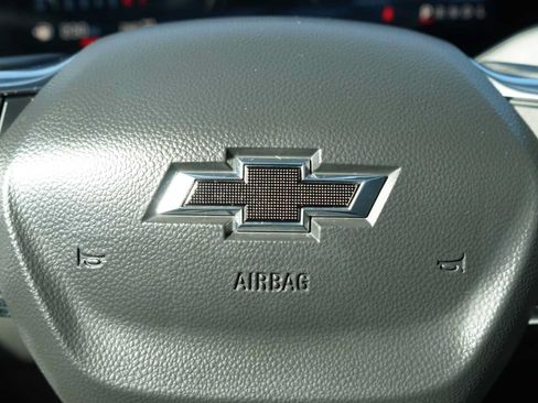 Used 2025 Chevrolet Traverse Z71 AWD/4WD image 12