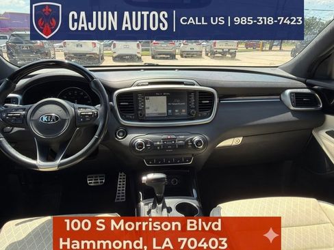 Used 2017 Kia Sorento SX FWD image 16
