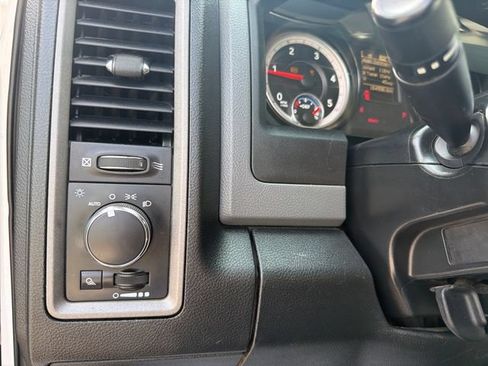 Used 2015 RAM 3500 Tradesman w/ Chrome Appearance Group AWD/4WD image 17