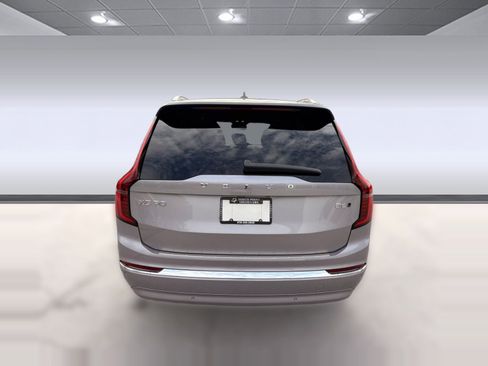 New 2026 Volvo XC90 B6 Plus w/ Protection Package Premier image 10