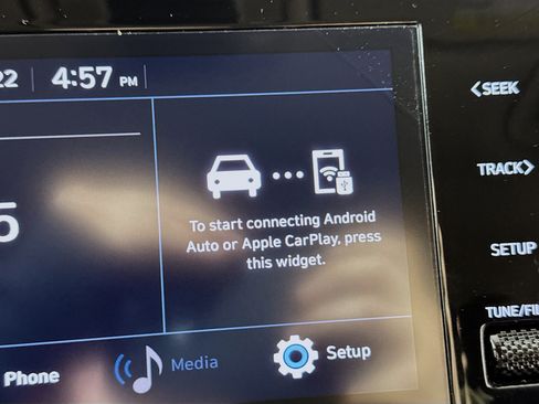 Used 2023 Hyundai Tucson SE image 2