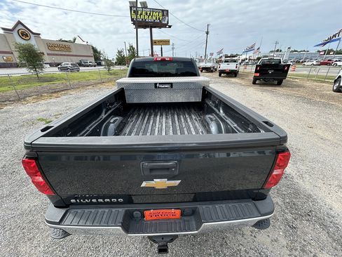 Used 2017 Chevrolet Silverado 2500 W/T AWD/4WD image 18