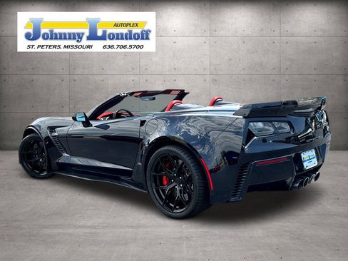 Used 2016 Chevrolet Corvette Z06 w/ 3LZ Preferred Equipment Group RWD image 3
