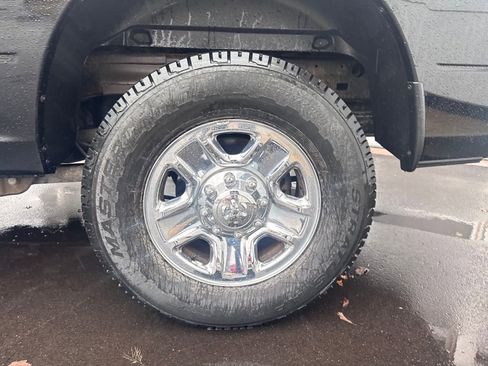 Used 2015 RAM 2500 SLT image 30