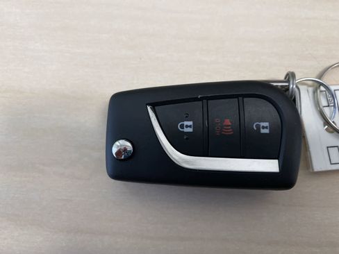 Certified 2025 Toyota RAV4 LE image 39