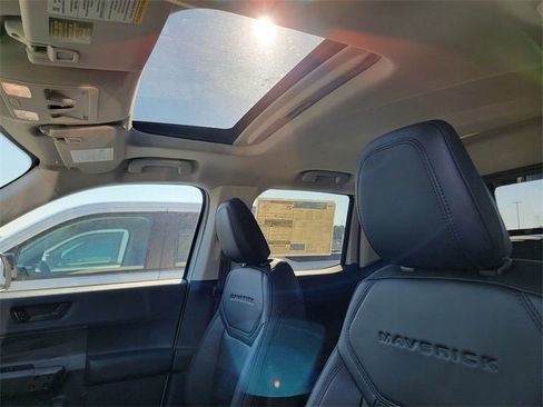 New 2025 Ford Maverick Lariat w/ Black Appearance Package image 4