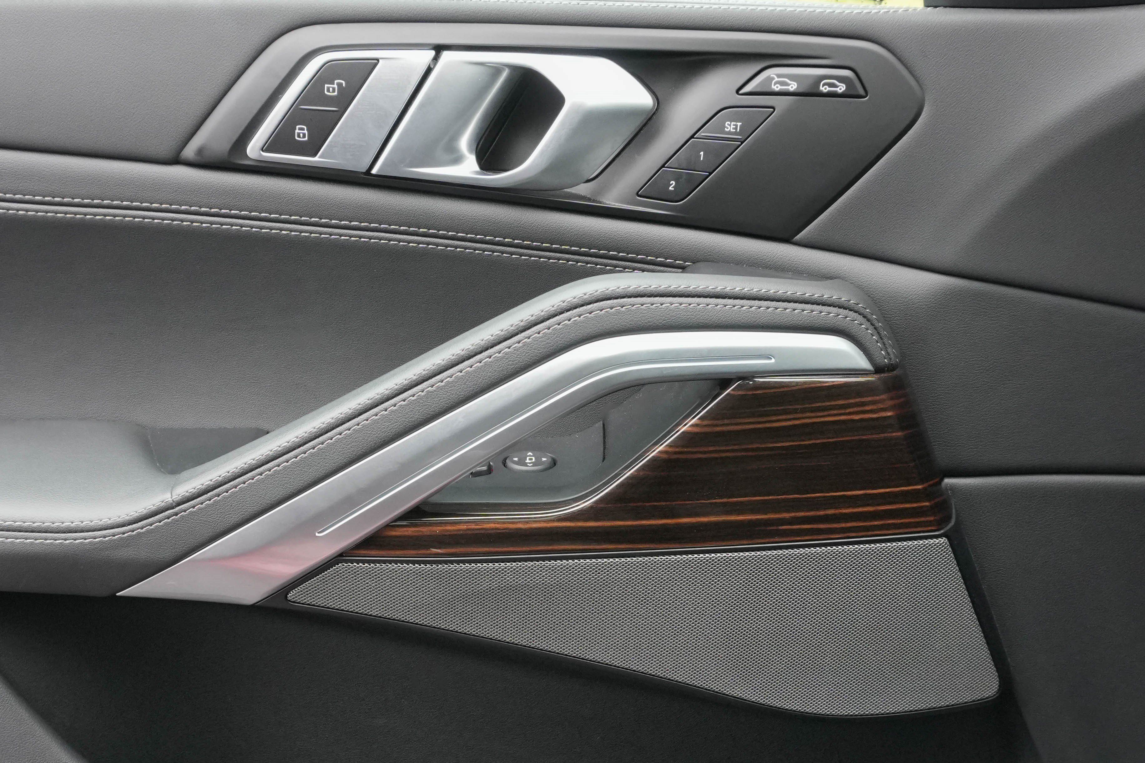 Certified 2025 BMW X6 xDrive40i AWD/4WD image 15