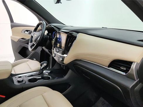 Used 2023 Chevrolet Traverse LT w/ LT Premium Package image 38