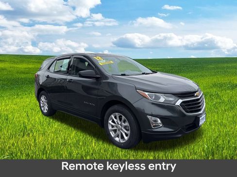 Used 2018 Chevrolet Equinox LS image 3