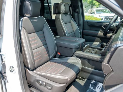 New 2026 GMC Yukon AT4 Ultimate AWD/4WD image 9