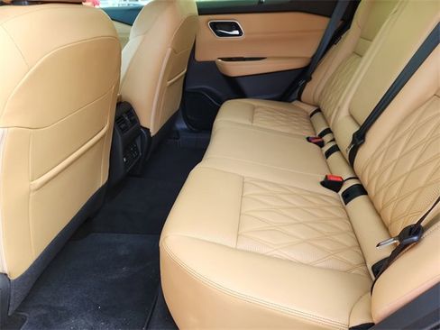 Used 2023 Nissan Rogue Platinum w/ Platinum Premium Package image 25