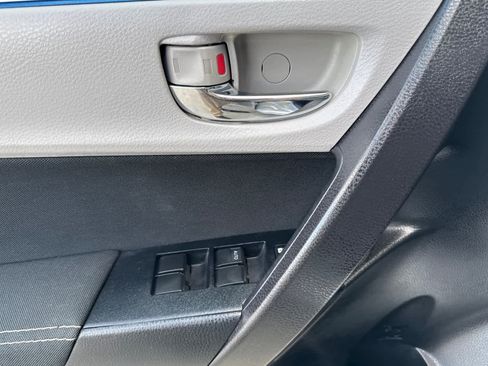 Used 2015 Toyota Corolla LE FWD image 10