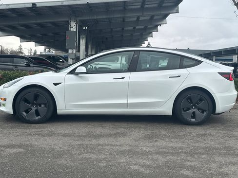 Used 2023 Tesla Model 3 Standard Range image 7