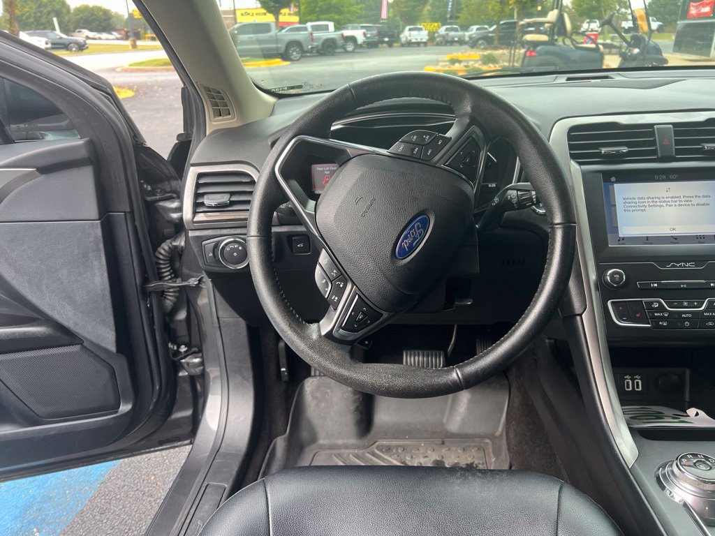 Used 2019 Ford Fusion SEL FWD image 10