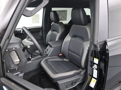 Used 2026 Ford Bronco Outer Banks AWD/4WD image 8
