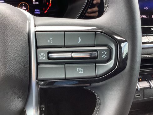 Used 2024 Chevrolet Colorado LT w/ LT Convenience Package RWD image 19