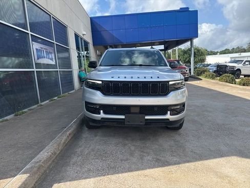 Used 2024 Jeep Wagoneer Series II AWD/4WD image 3