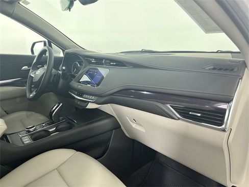 Certified 2022 Cadillac XT4 Luxury image 29