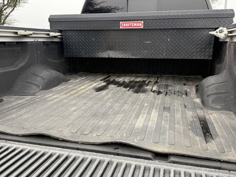 Used 2018 Nissan Titan SV w/ SV Convenience Package image 30